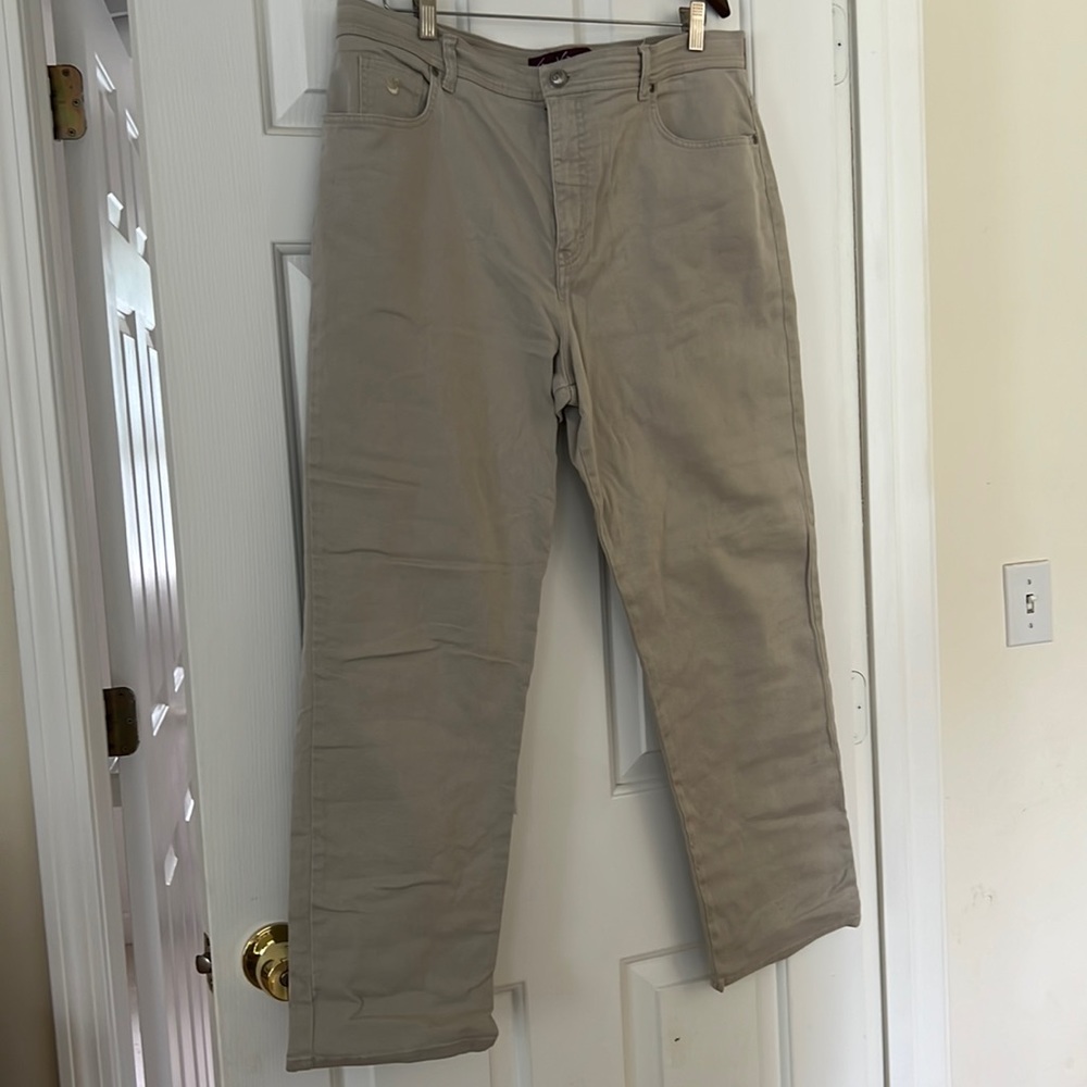 Gloria Vanderbilt pants